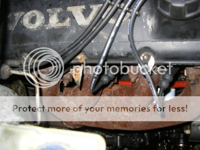 How to replace the distributor cap and rotor on Volvo 240
